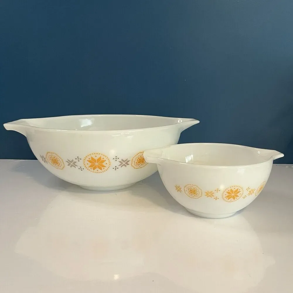 Vintage Pyrex Town & Country Cinderella Mixing Nesting Bowls #441 & 444 USA